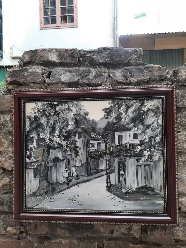 Tranh phong cảnh phố cổ đen trắng hoài niệm — original_uncropped